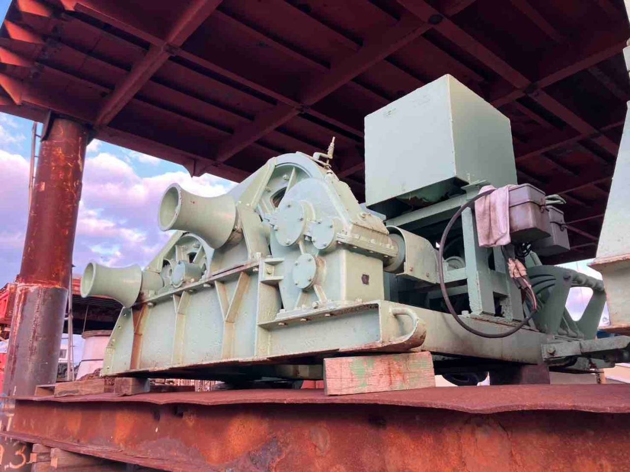 G-33 複胴電動ウインチ